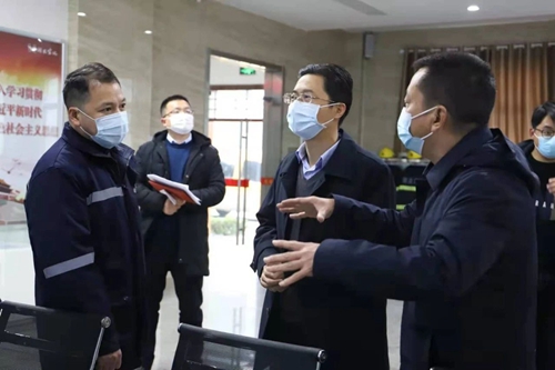 宜都市委副書(shū)記、市長(zhǎng)李澤剛到楚星公司慰問(wèn)市拔尖人才